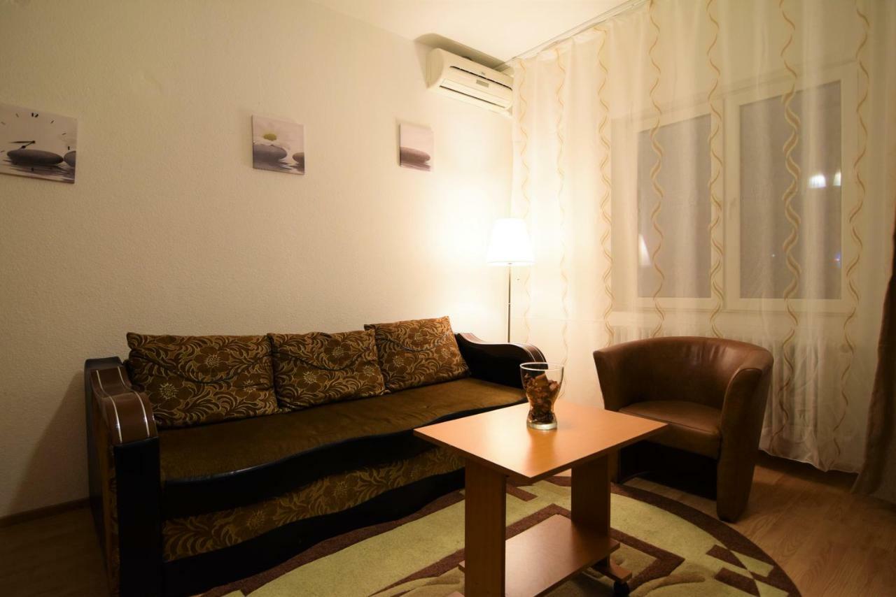 ブカレストResedinta Lui Calinアパートメント エクステリア 写真